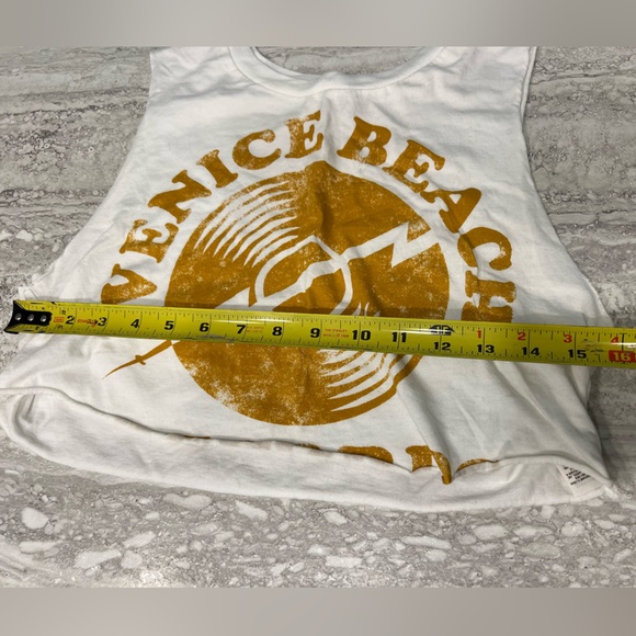 Crop Muscle Tank - Picture 3 of 5